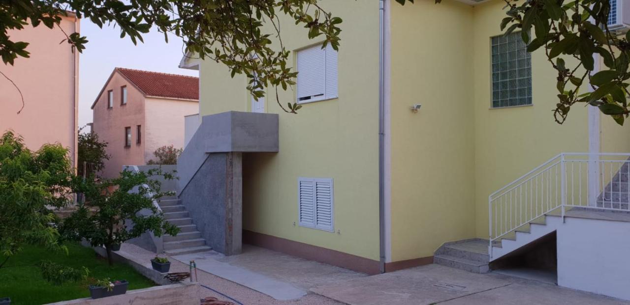 Apartmani Milutin Brodarica  Exterior foto