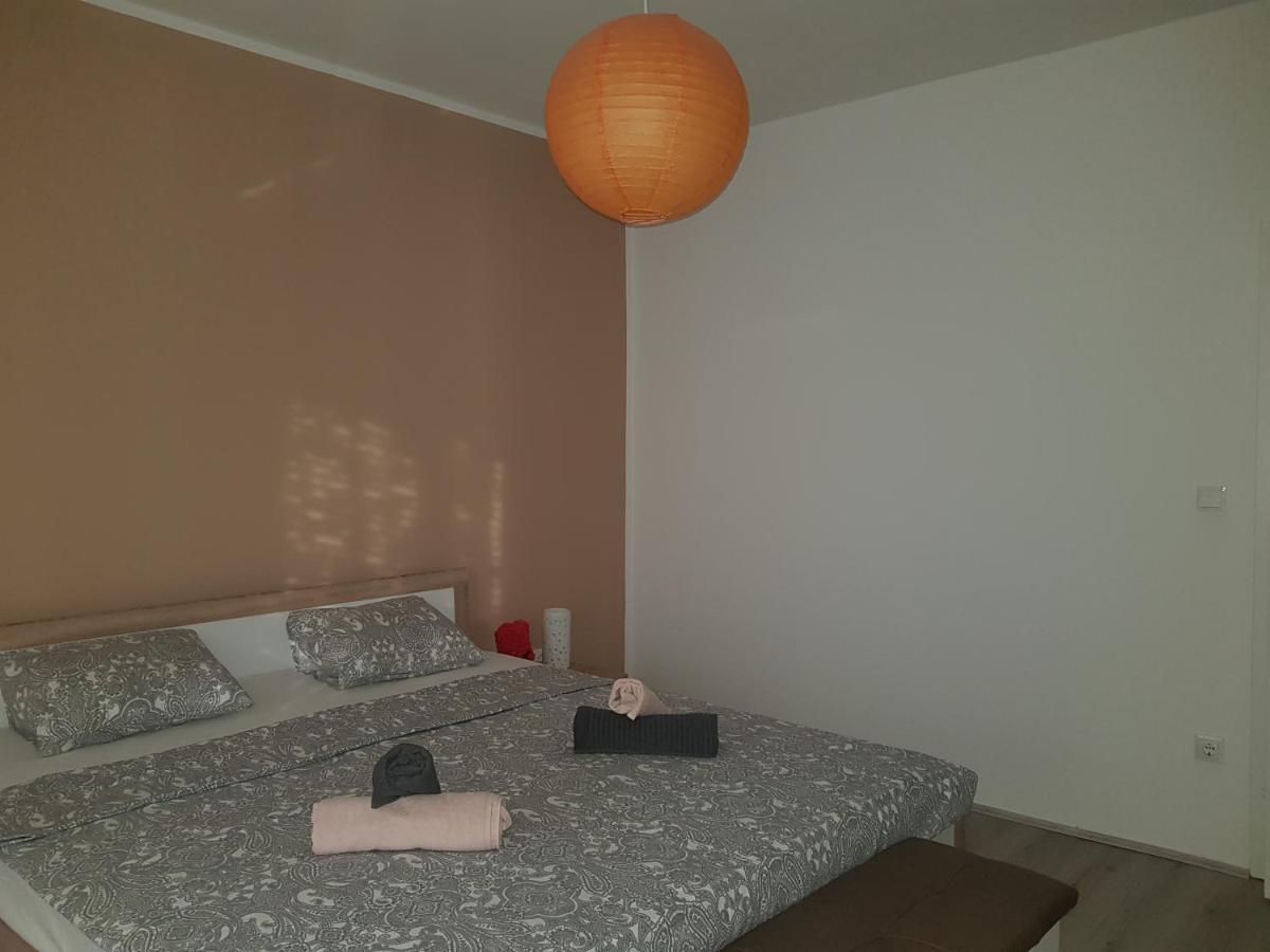 Apartmani Milutin Brodarica  Exterior foto