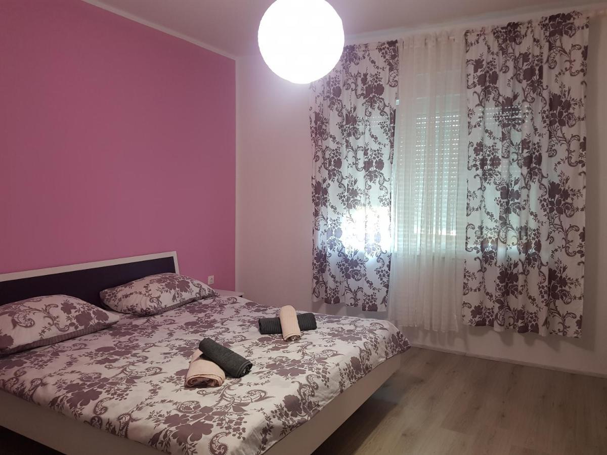 Apartmani Milutin Brodarica  Exterior foto