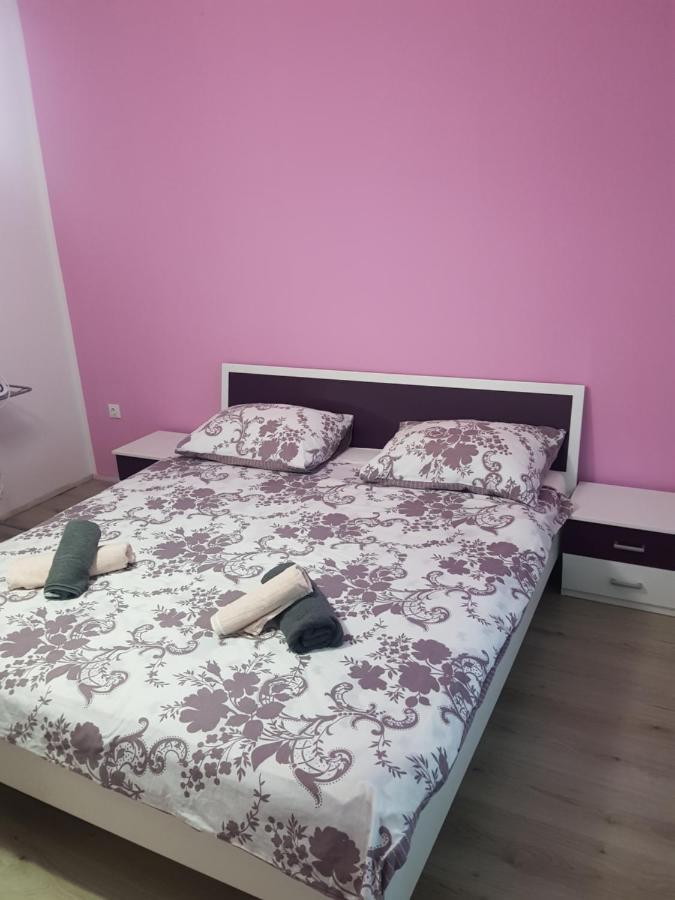 Apartmani Milutin Brodarica  Exterior foto