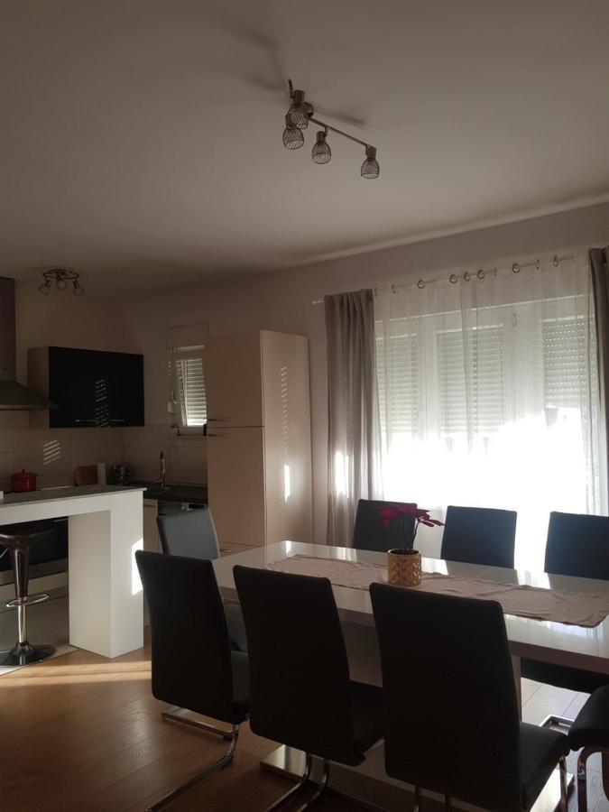 Apartmani Milutin Brodarica  Exterior foto